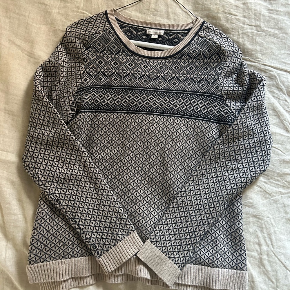 Gap sweater, medium